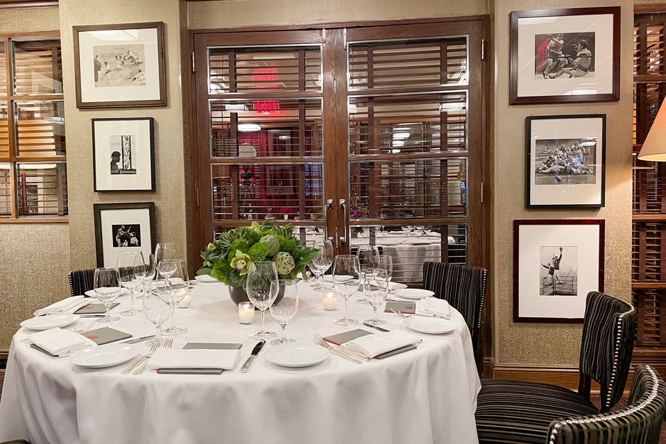 The Sporting Room at Aretsky's Patroon
