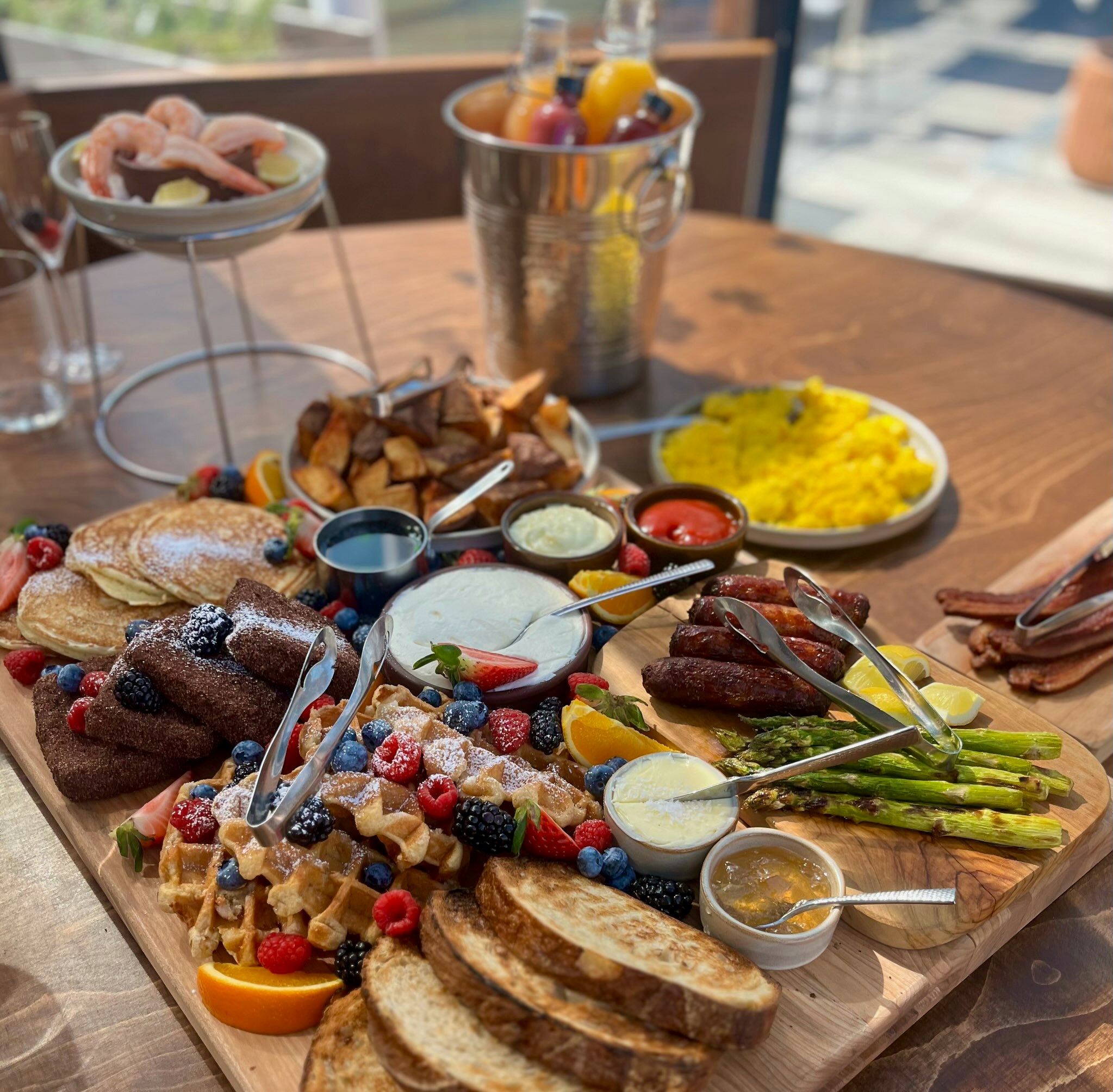 Boujee Bubble Brunch at Mar Muntanya
