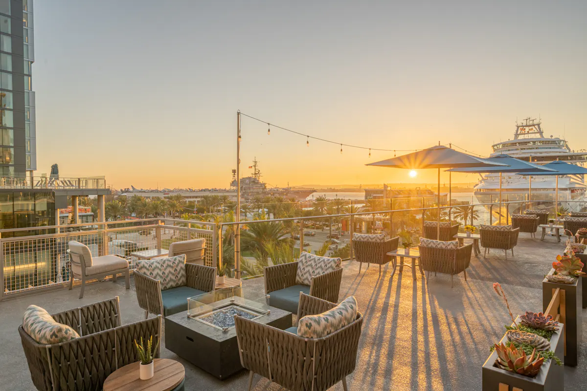 Harbor & Sky Rooftop Bar and Lounge venue