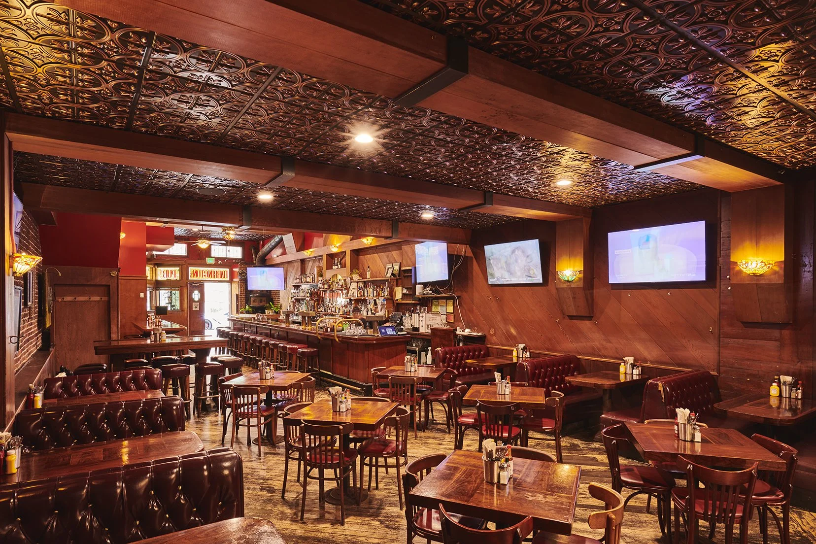 The Dark Side at Harrington's Bar and Grill - Irish Pub