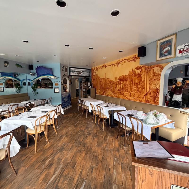 Betty Lou's Seafood & Grill private dining 2