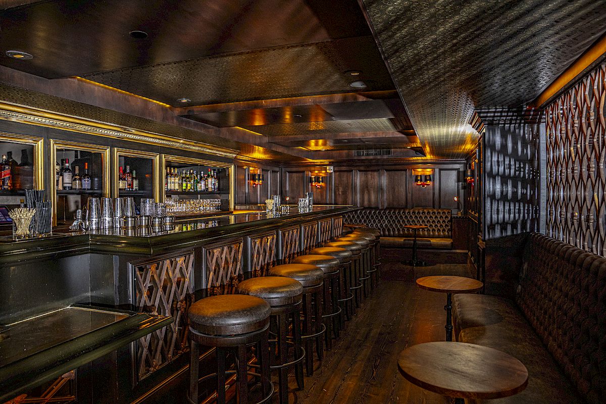 Bar Antoine Lounge at Le Parc Bistrobar