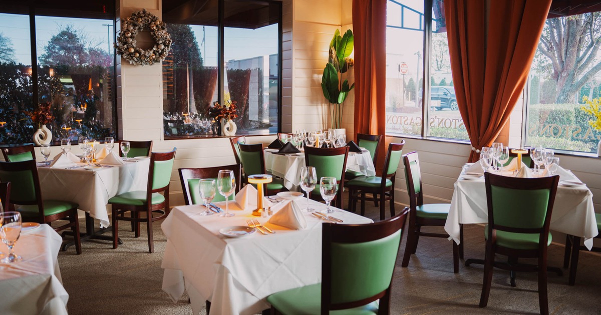 Gaston's Italian Steakhouse private dining 2