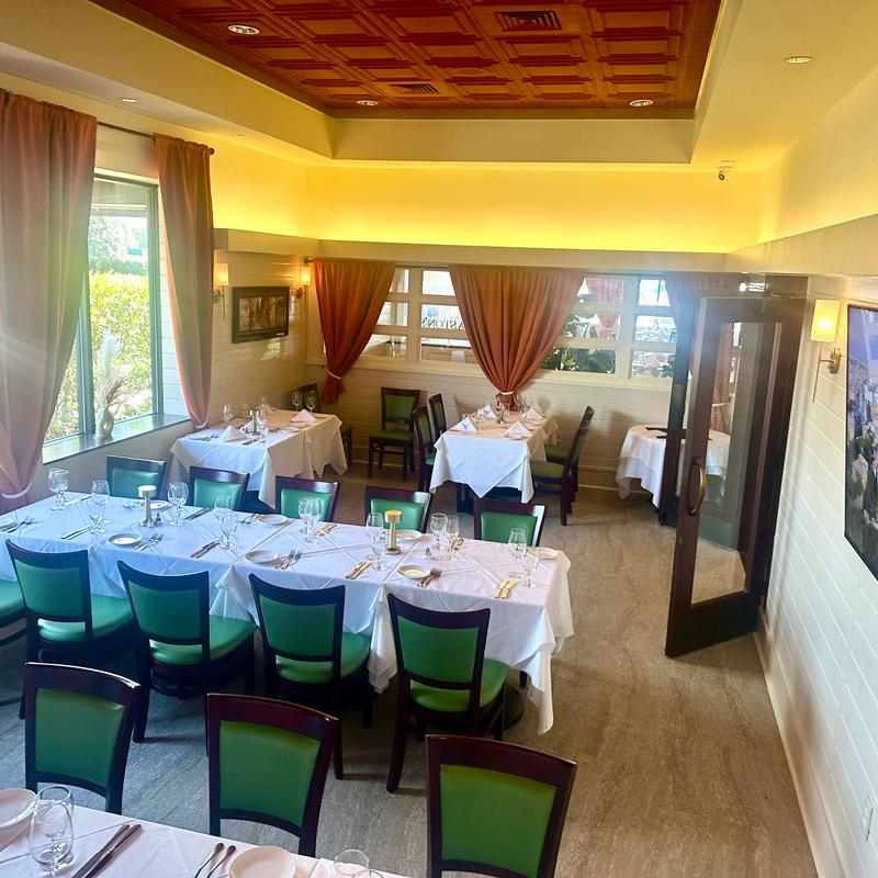 Gaston's Italian Steakhouse private dining 4