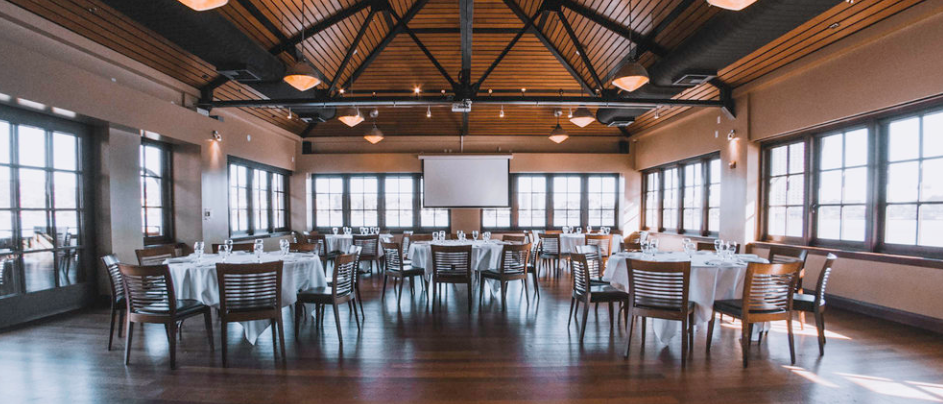 The Lake Chalet Seafood Bar & Grill private dining 4