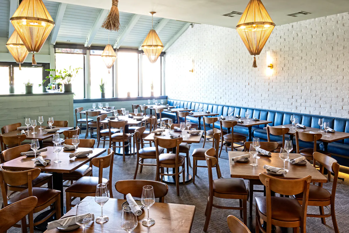 Full Dining Room at The Falls