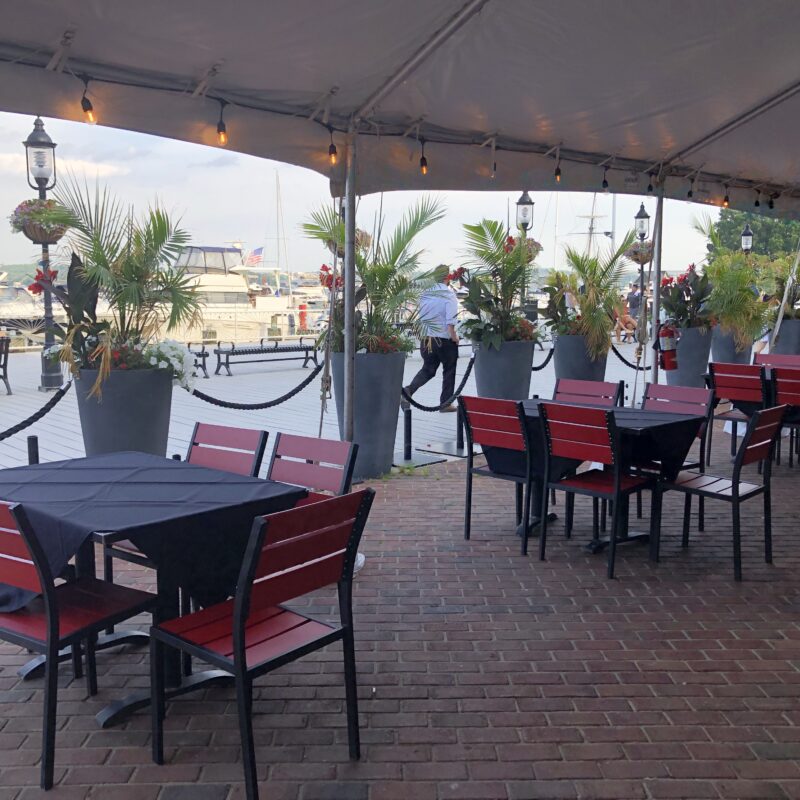 Vola’s Dockside Grill and Hi-Tide Lounge private dining 4