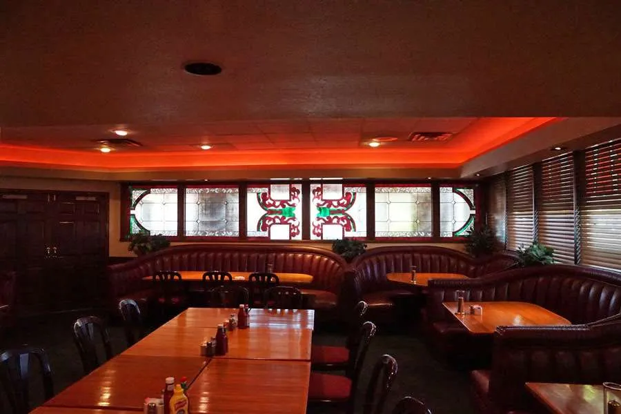 Bobby’s Hideaway at Rae's Restaurant & Lounge
