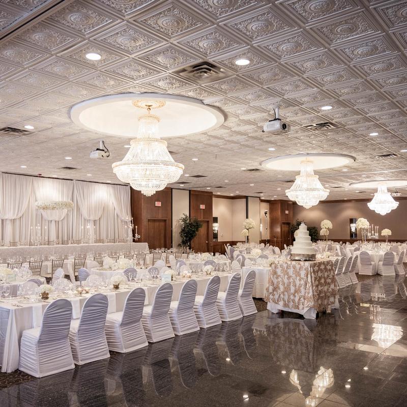 the dining room at Noto's Old World Italian Dining