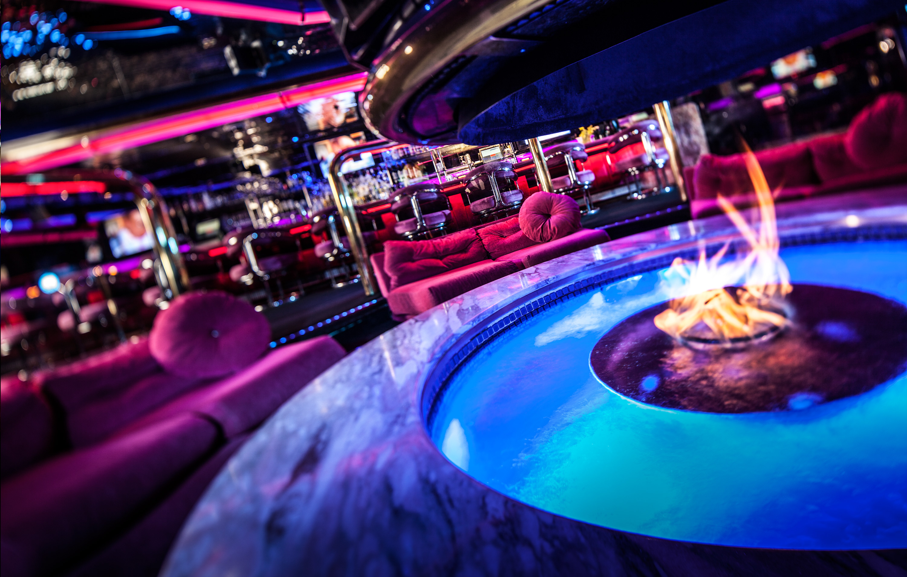 Fireside Lounge at Peppermill Restaurant and Fireside Lounge
