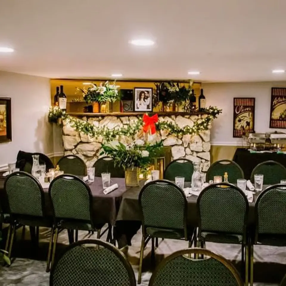 Mama's On The Hill private dining 4