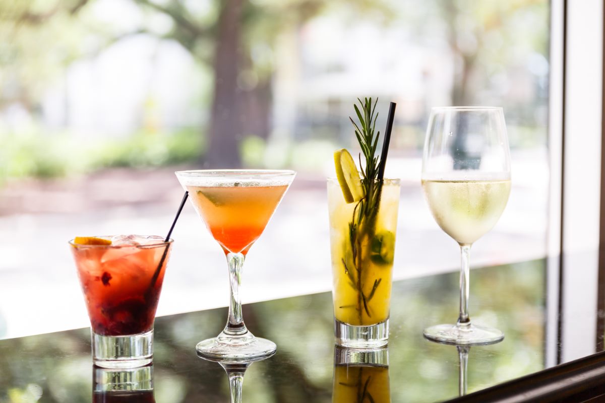 Lounge at Stroubes Seafood and Steaks