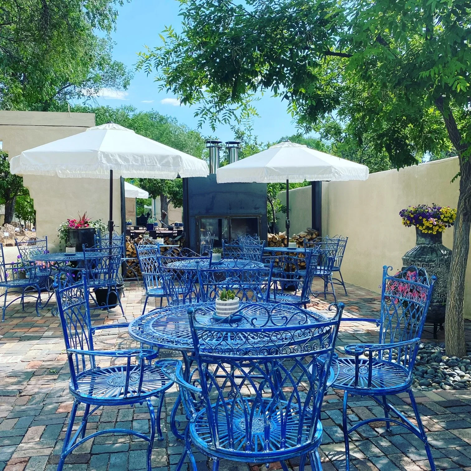Patio Garden at Ahmyo Wine Garden