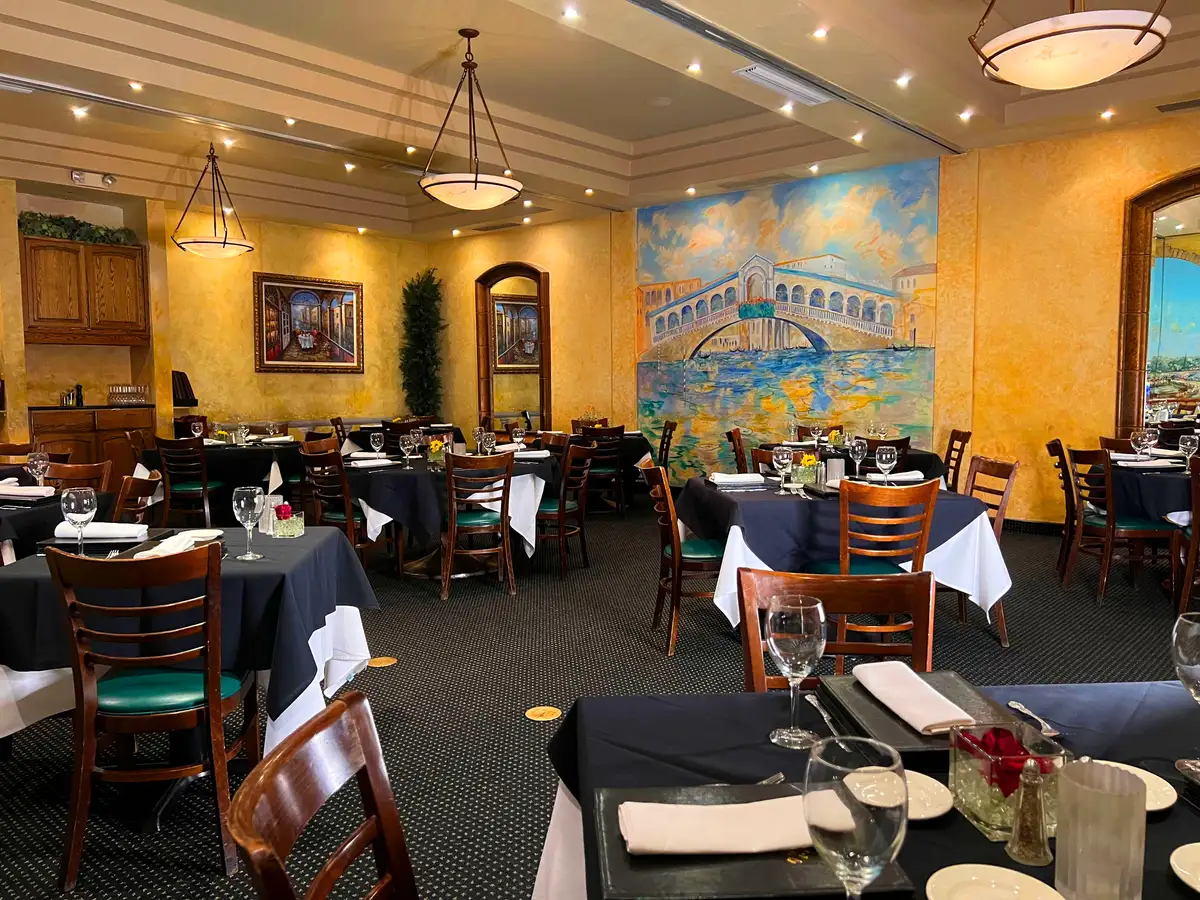 Large banquet room at Castelli's Ristorante