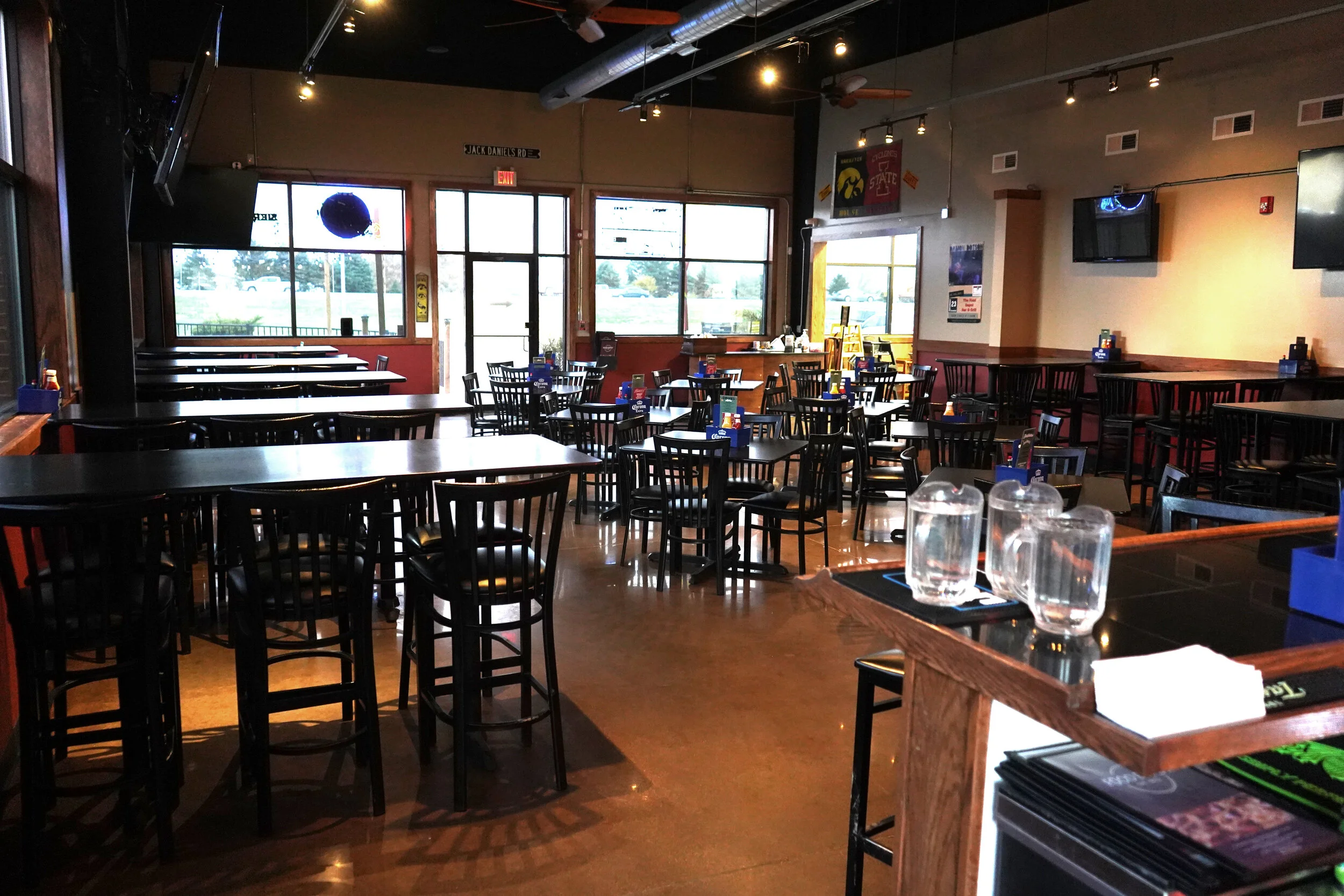 Food Depot Bar and Grill private dining 5