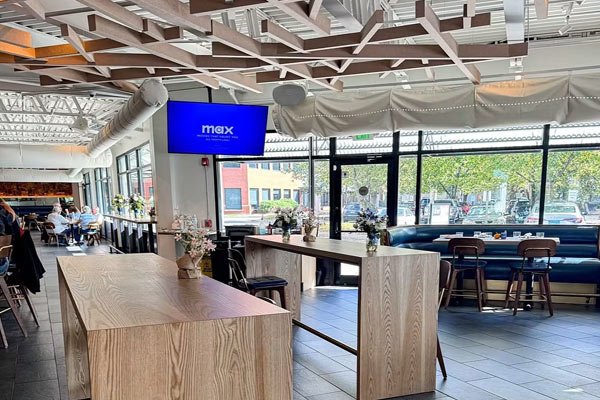 Main Bar: The Lounge at Haven Beer Company