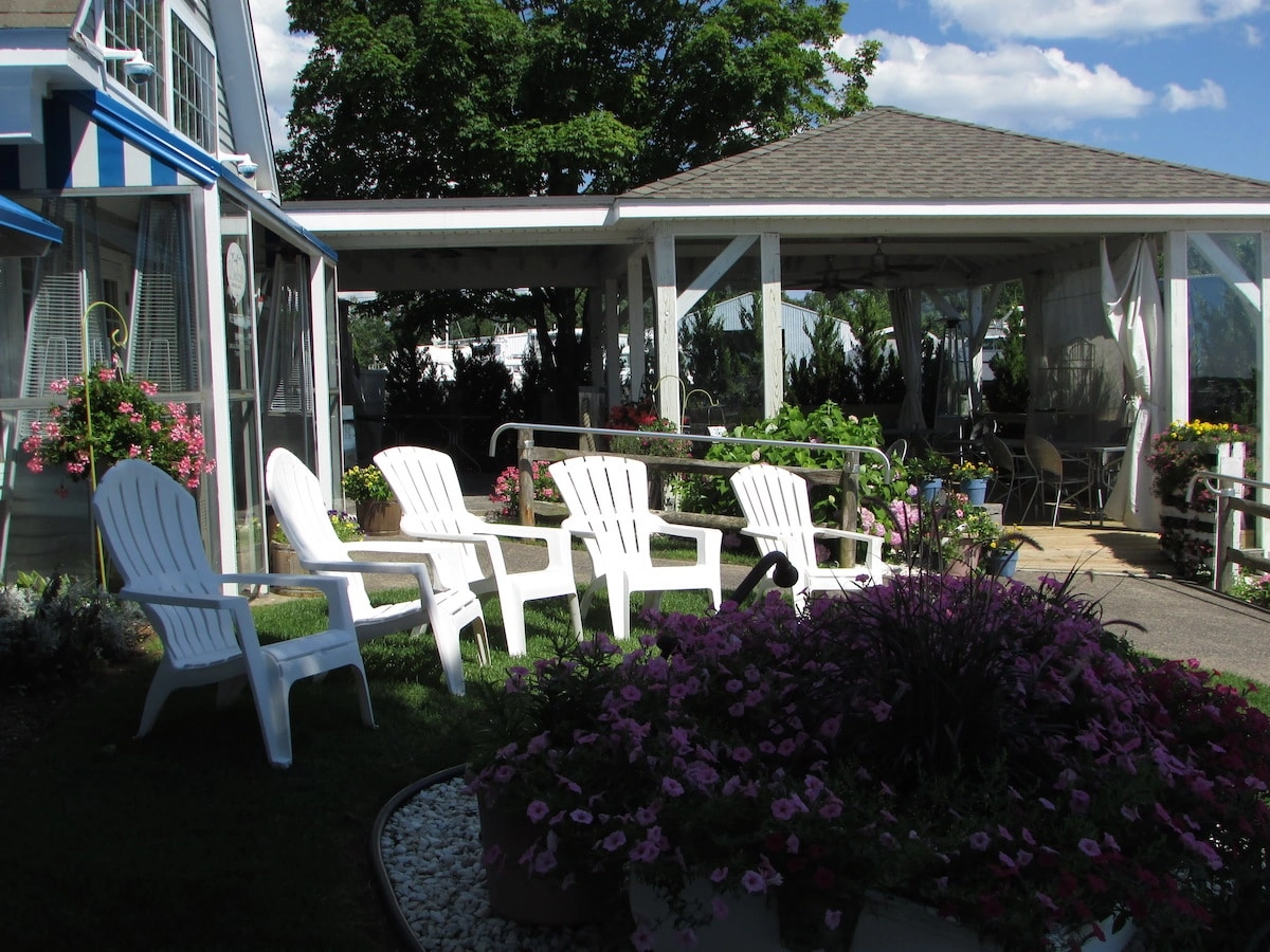 Pavilion at Dockside Seafood and Grill