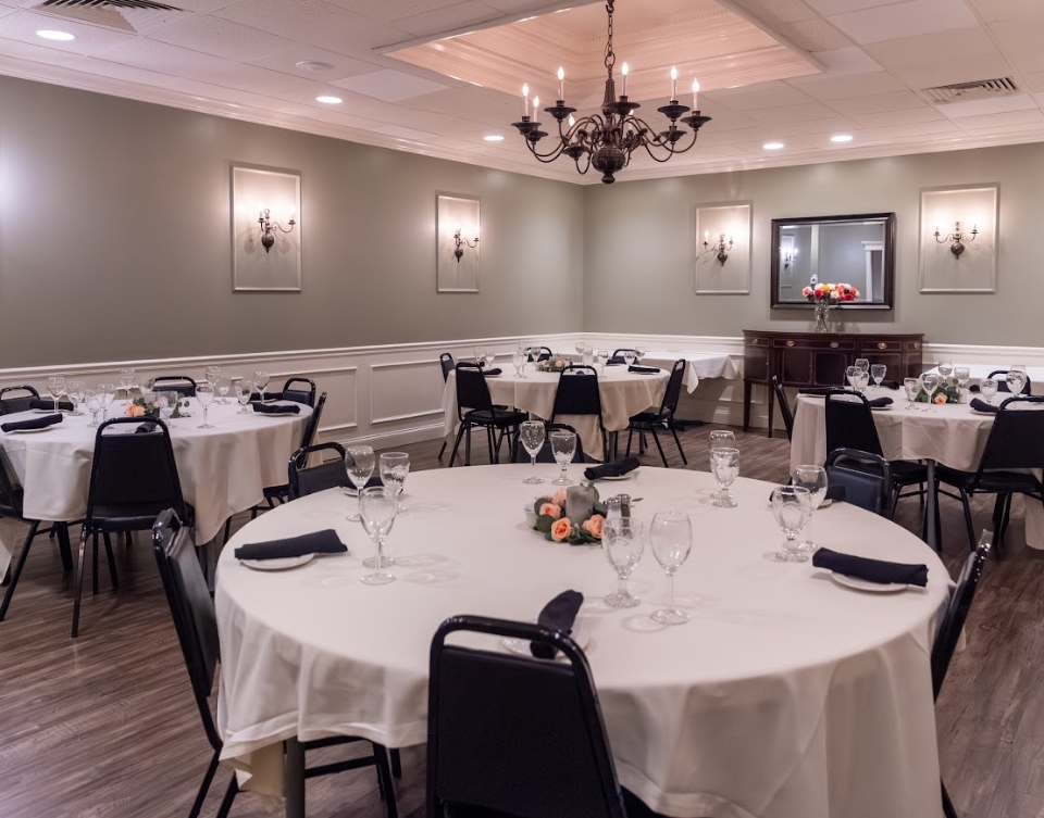Private dining room at J.W. Hall's Steak & Seafood Inn
