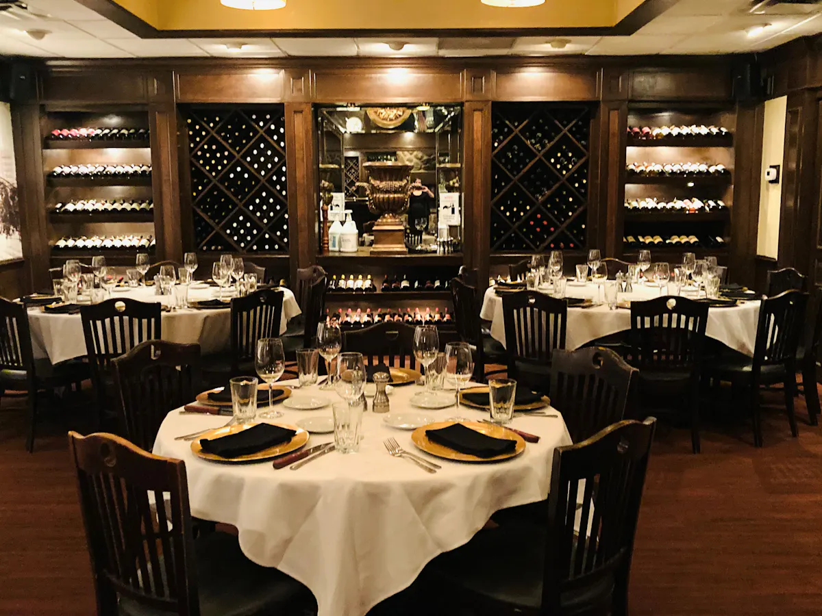 Hyde Park Prime Steakhouse - Indianapolis private dining 3