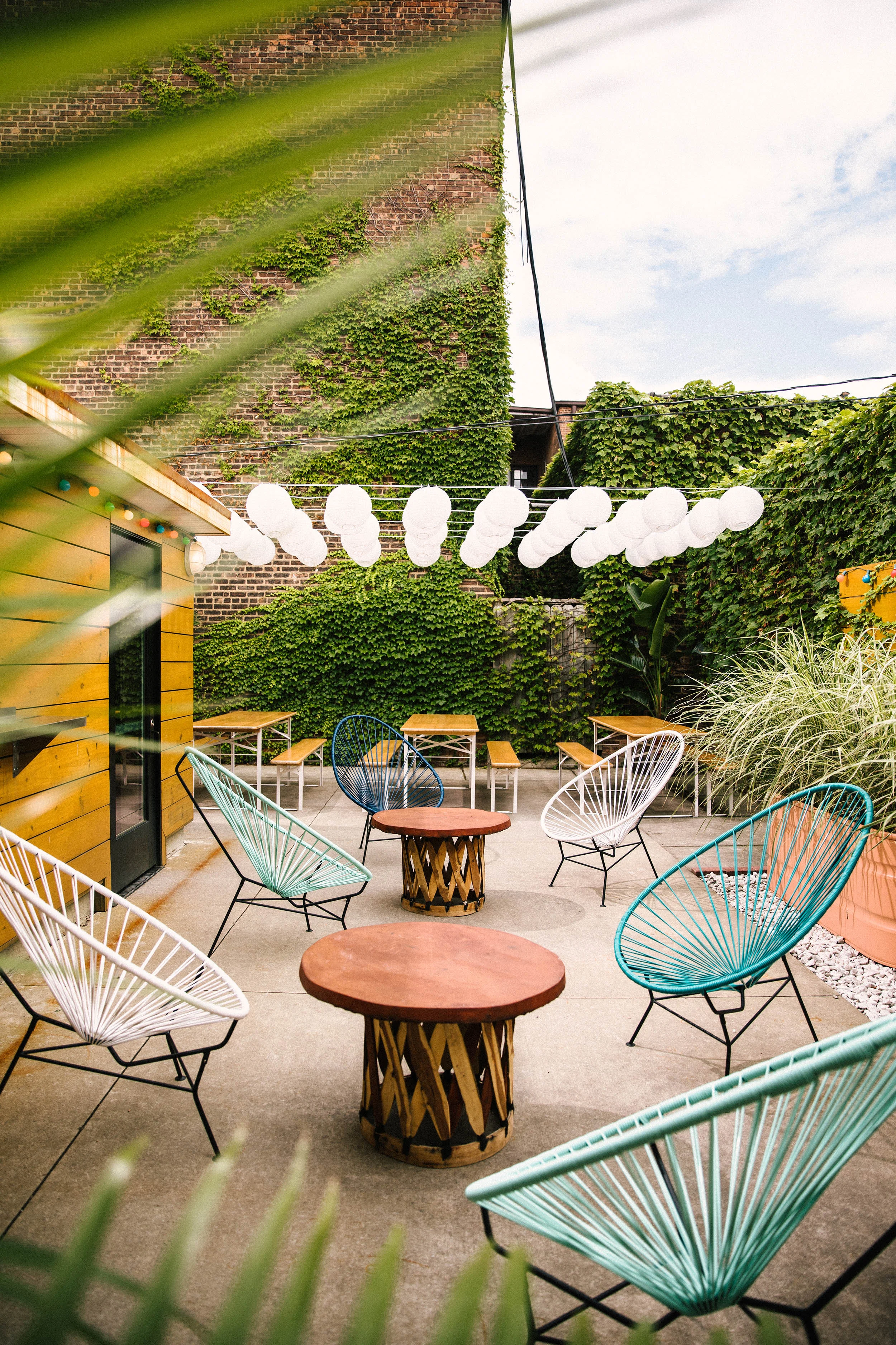Back Patio at Harlow's Pizza