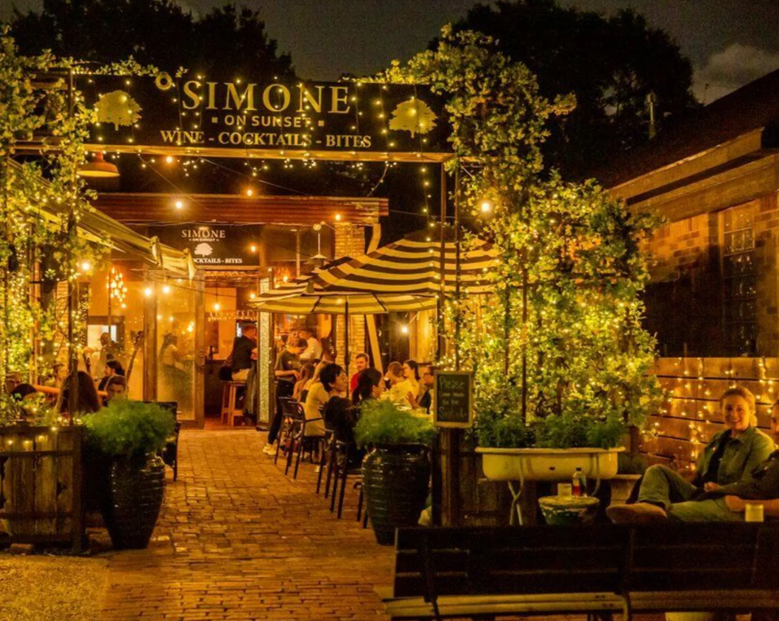 Simone on Sunset venue