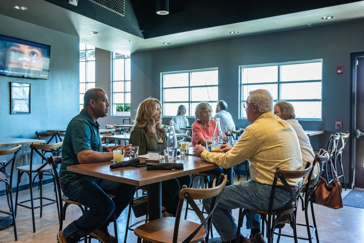 Mako's on the Creek private dining 5