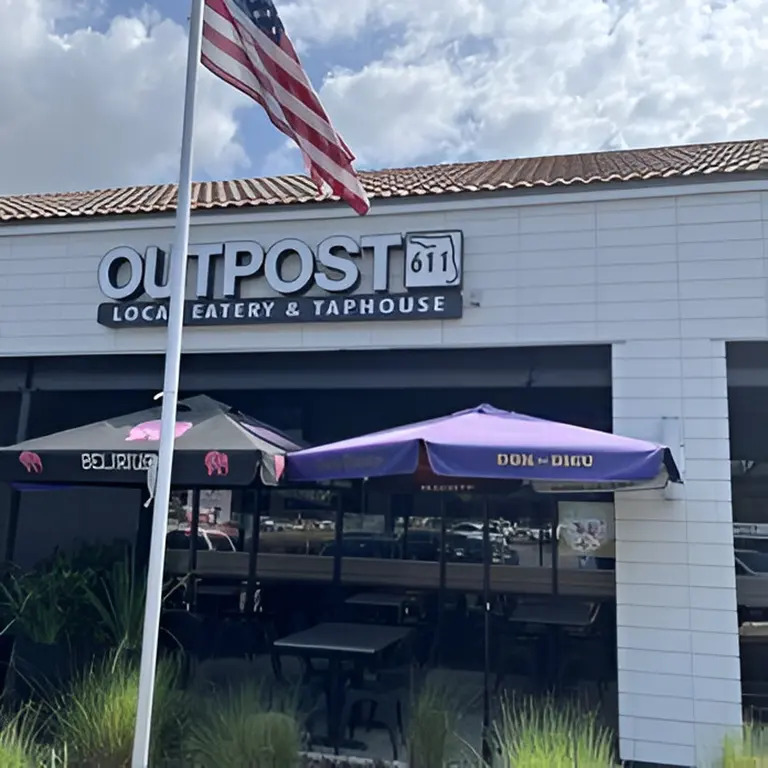 Outpost 611 Eatery & Taphouse private dining 4