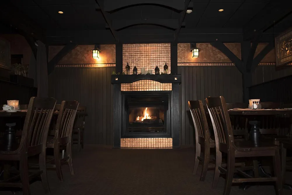 Copperfield Inn at Lakeside private dining 4