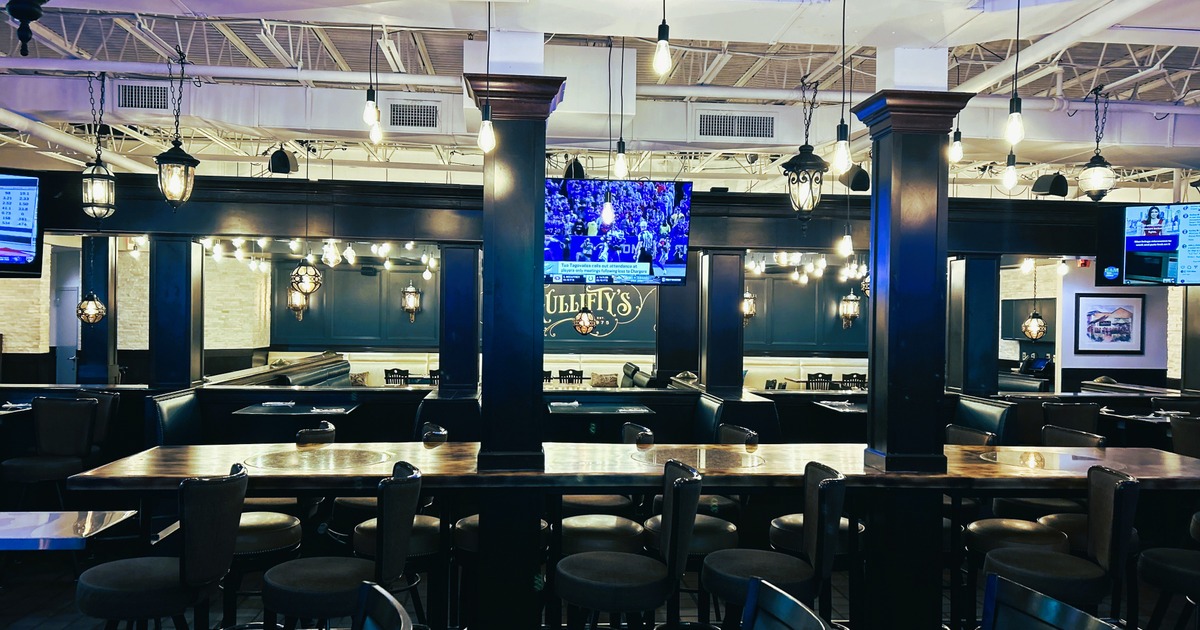 Gullifty's private dining 5