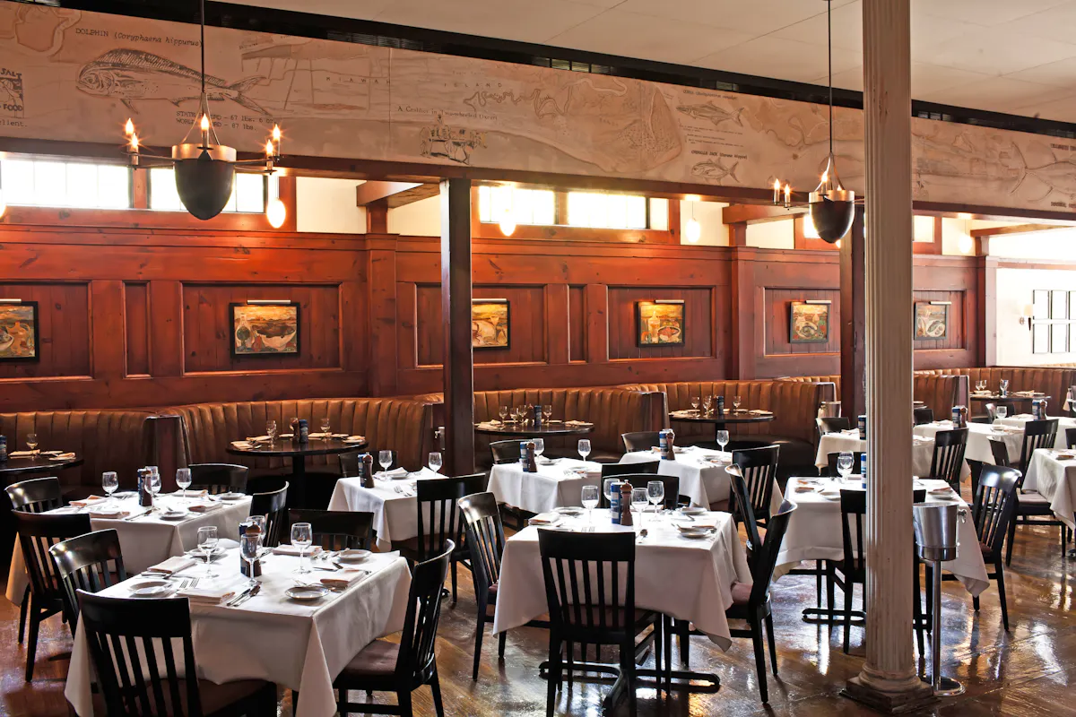 Hank's Seafood Restaurant private dining 3